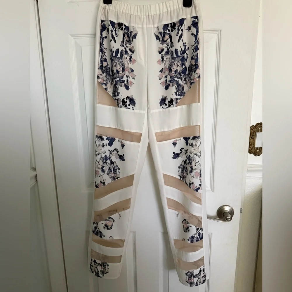 BCBGMAXAZRIA RUNWAY THE
GABRIEL PANTS
Size XXSmall - Picture 11 of 15
